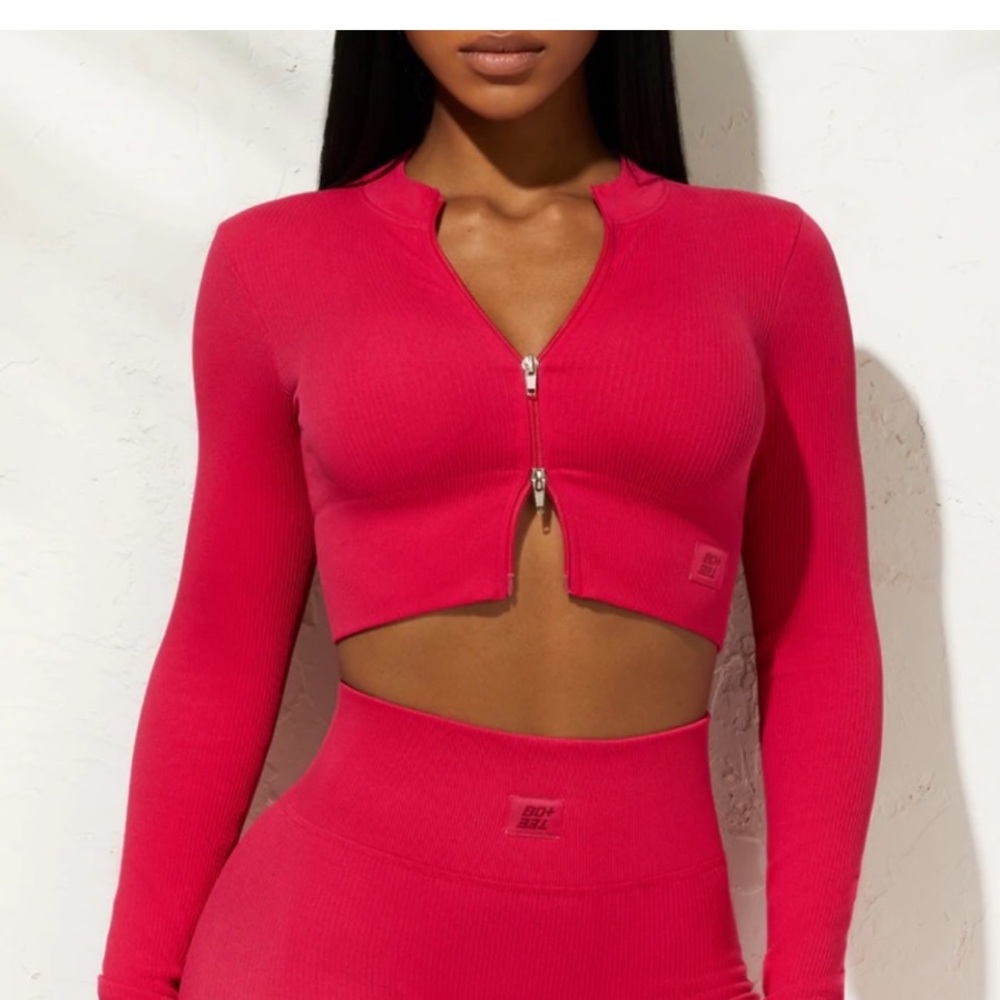 Bo+Tee top medium Long Sleeve Crop